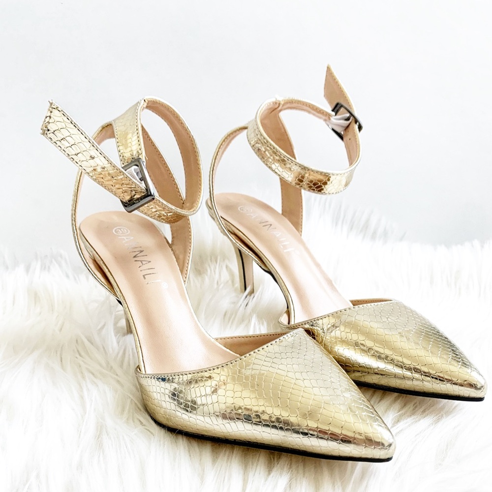 NEW Metallic Gold ankle strap pump - Picture 2 of 3